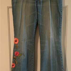 Beautiful Demineralization Pants by Dana Buchman with floral embroidery.